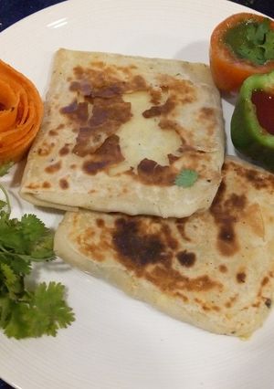 A picture of Chicken Paratha.