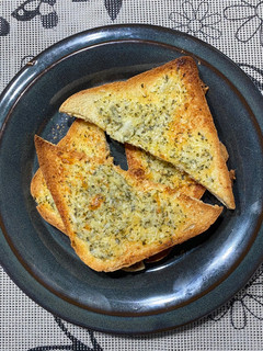 Foto resep Simple Garlic Bread