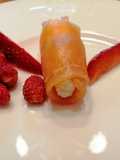 Involtini salmone affumicato, Philadelphia e fragole 🍓
