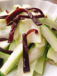 Hình của món Bầu xào mộc nhĩ.
