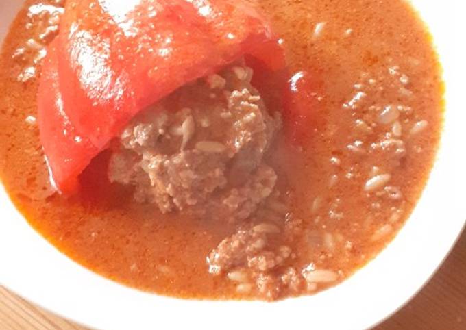 Mit Hackfleisch, Feta, Reis gefüllte Paprika Rezept von Ell Dee - Cookpad