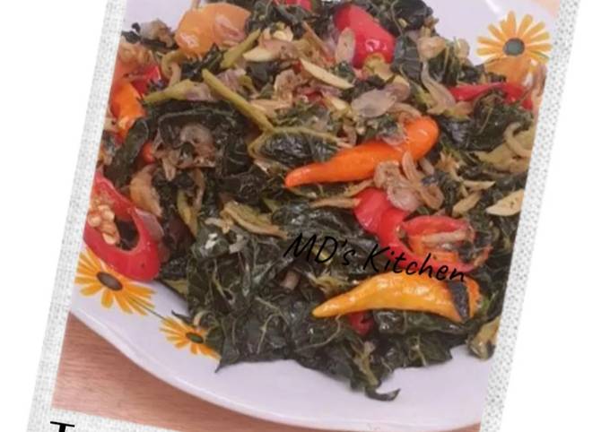 Bagaimana Menyiapkan Tumis Daun Pepaya Teri Anti Gagal