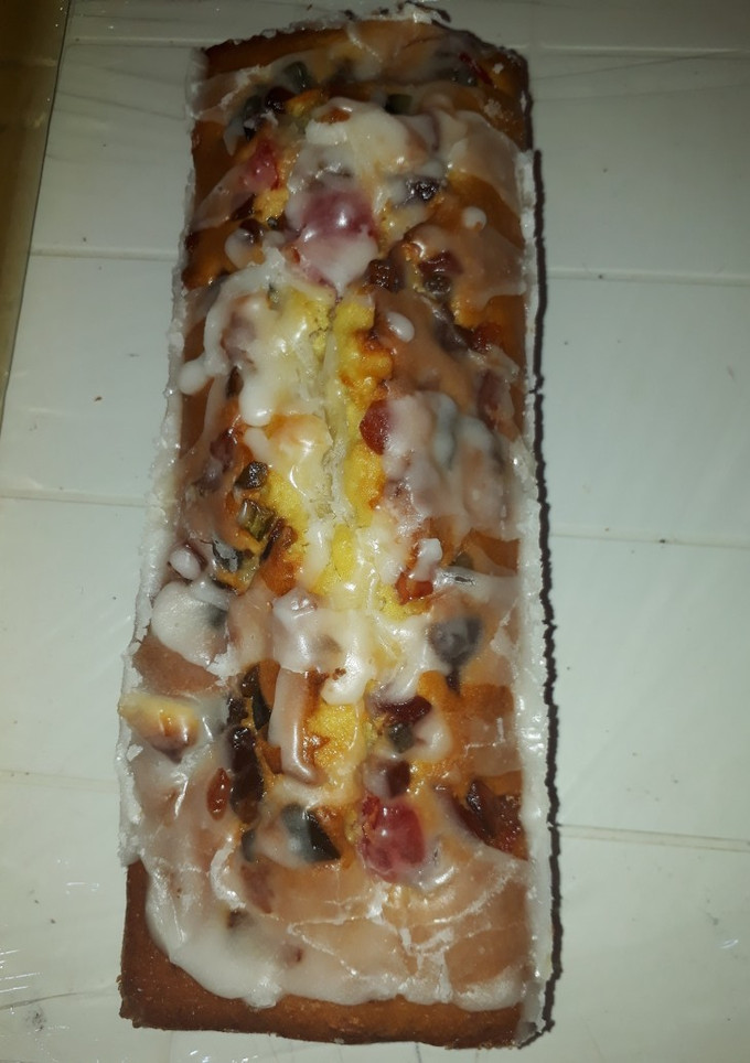 Una foto de Budín con frutas o chips y cobertura de glaseado