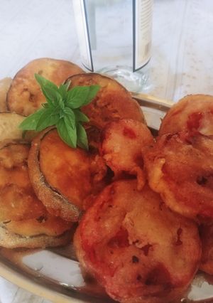 Φωτογραφία της συνταγής Τηγανητά 🍆🍅 με κουρκούτι μπύρας, γλύκισμα!😋