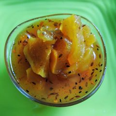 A picture of Raw mango chutney.