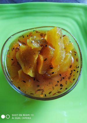 A picture of Raw mango chutney.