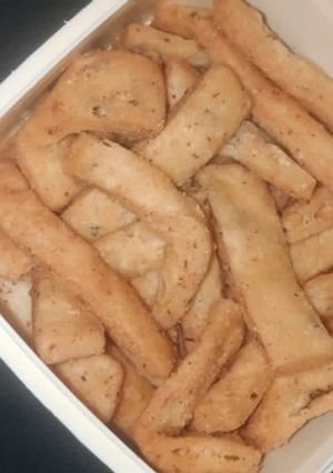 A picture of Namak pare.