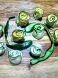 Rulos de calabacín con crema de zanahoria/hummus de garbanzo