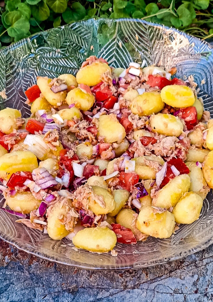 Una foto de Ensalada de ñoquis
