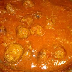 A picture of Kofta in tomato gravy.