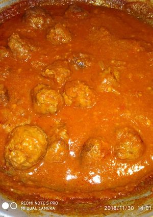 A picture of Kofta in tomato gravy.