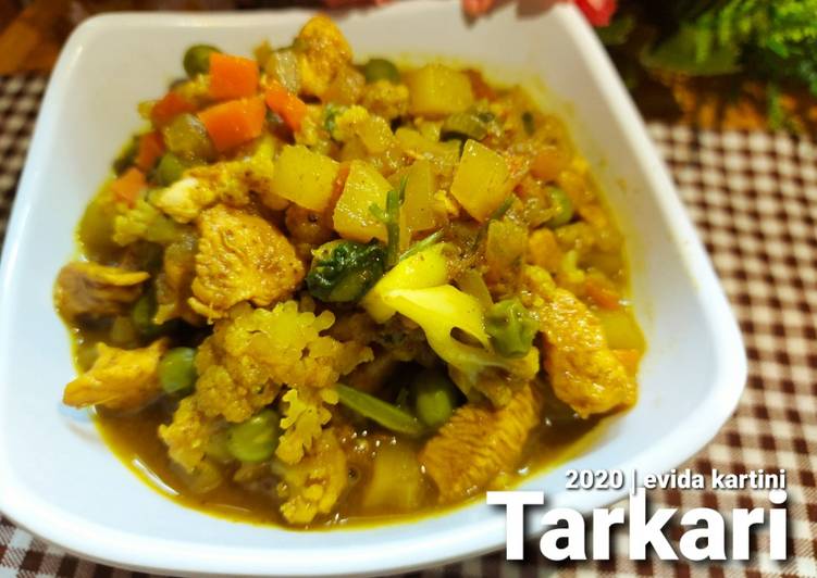 Langkah Mudah untuk Menyiapkan Tarkari (Nepalese Chicken and Vegetable Curry) yang Lezat