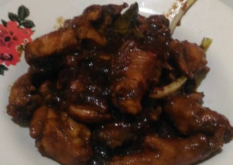 Resep Semur ayam pedas yang Enak