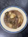 Estofado de ternera con patatas y alcachofas