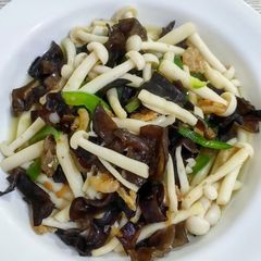 A picture of Mushroom stir fried.