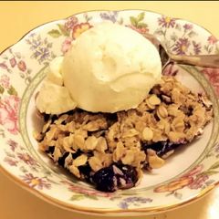 A picture of Mom's Classic Blueberry Crisp.