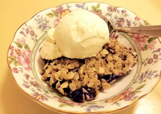 How to Prepare Quick Mom's Classic Blueberry Crisp