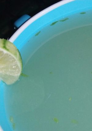 A picture of Homemade lemon drink🍹🍹.