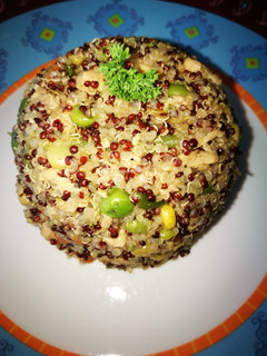 Una foto de Pollo salteado con vegetales y Quinoa mixta!
