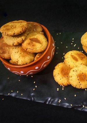 A picture of Multi grain Flour Sweet Mathri.