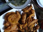 A picture of pakora platter