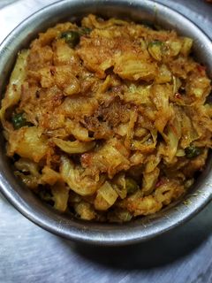 বাঁধাকপি ঘন্ট(Bandhakopi ghonto recipe in Bengali) রেসিপির প্রধান ছবি