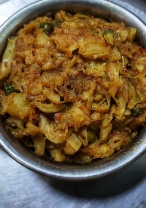 বাঁধাকপি ঘন্ট(Bandhakopi ghonto recipe in Bengali) রেসিপির প্রধান ছবি