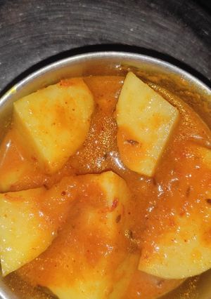 दम आलू (Dum Aloo recipe in hindi) रेसिपी मुख्य फोटो