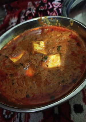 शाही पनीर(Shahi paneer recipe in Hindi) रेसिपी मुख्य फोटो