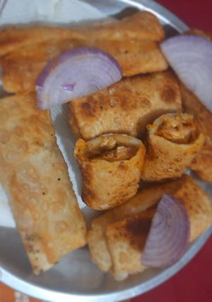 லெமன் சிக்கன் பெப்பர் ரோல் (Lemon chicken pepper roll recipe in tamil) செய்முறை முக்கிய புகைப்படம்