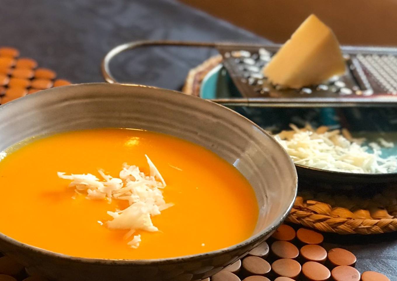 Crema de zanahoria 🥕 con queso fundido