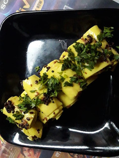 बेसन खांडवी (besan khandvi recipe in Hindi) रेसिपी मुख्य फोटो