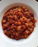Garbanzos con calamares (o pota) con tomate