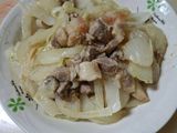 〔在家也能做〕洋蔥拌炒鹹豬肉