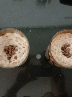 ચોકલેટ મીલ્કશેક (Chocolate milkshake recipe in Gujarati) રેસીપી મુખ્ય ફોટો