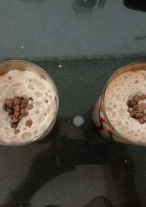 ચોકલેટ મીલ્કશેક (Chocolate milkshake recipe in Gujarati) રેસીપી મુખ્ય ફોટો