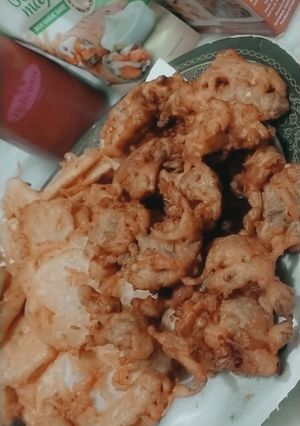 A picture of Aloo pyaz pakora.