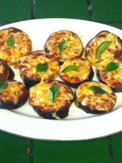 Una foto de "Pizzas" de berenjena