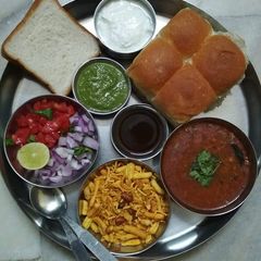 A picture of Misal pav.