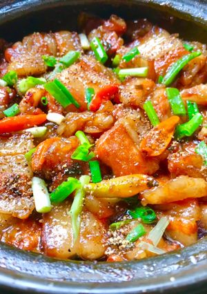 Hình của món Thịt ba chỉ kho tiêu.