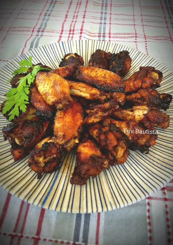 Una foto de Alitas de pollo al horno con salsa barbacoa