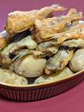 Fritura de pescado con papas arrugadas