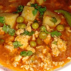 A picture of Qeema,matar,aloo (chicken).