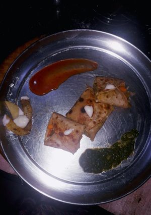 A picture of Veg frankie rolls.