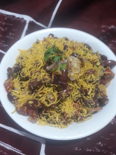 राजमा चाट (rajma chaat recipe in Hindi) रेसिपी मुख्य फोटो
