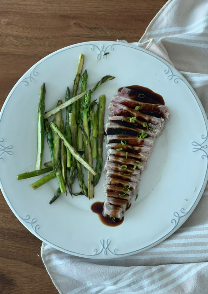 Una foto de Medallón de atún teriyaki sin azúcar