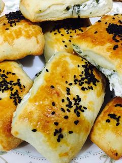 صورة لوصفة فطاير بالجبنه والبقدونس