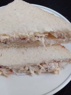 চিকেন মেও স্যান্ডউইচ (chicken mayo sandwich recipe in Bengali) রেসিপির প্রধান ছবি