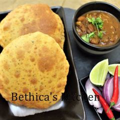 A picture of Pudina Masala Poori.