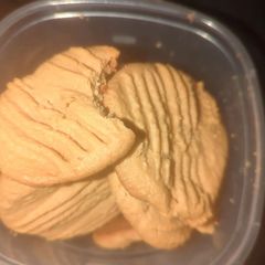 A picture of 3 ingredient peanut butter cookies.